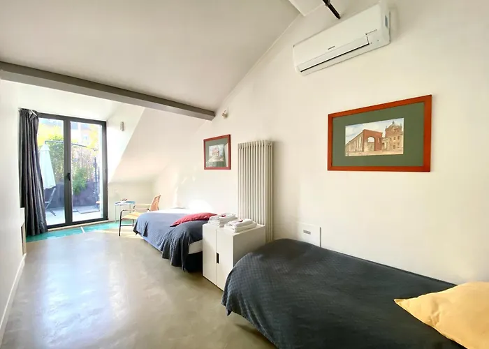 Room Sant Ambrogio With Private Terrace In Shared Flat