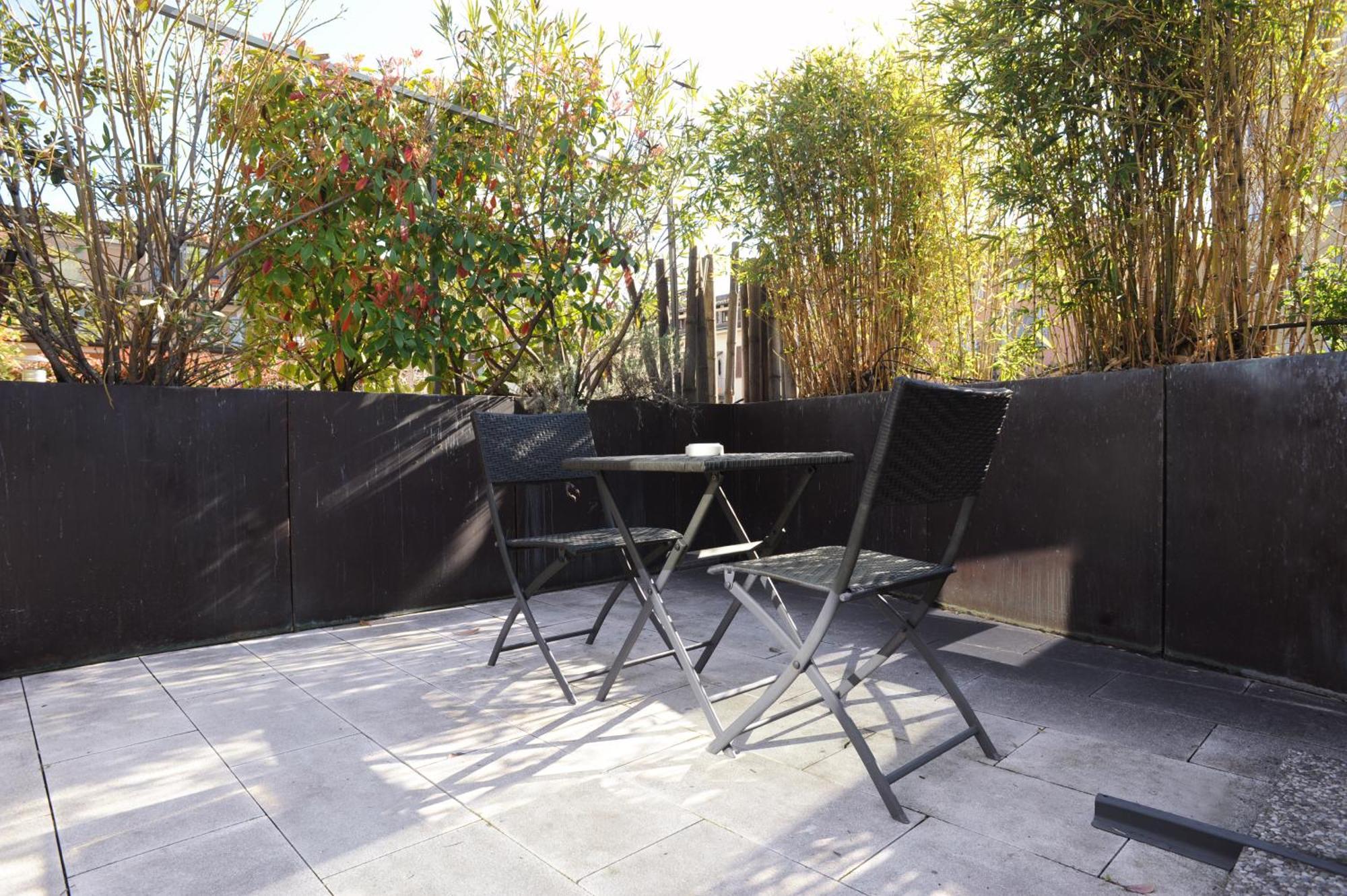 Sant Ambrogio With Private Terrace In Shared Flat Alloggio in famiglia Milano