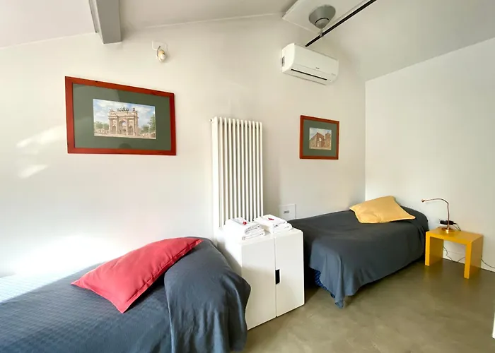 Room Sant Ambrogio With Private Terrace In Shared Flat